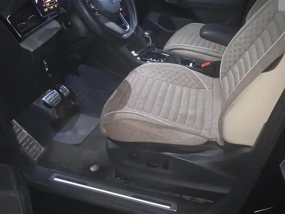 Volkswagen Tiguan X 2021 330TSI 2WD Premium Edition фото 9