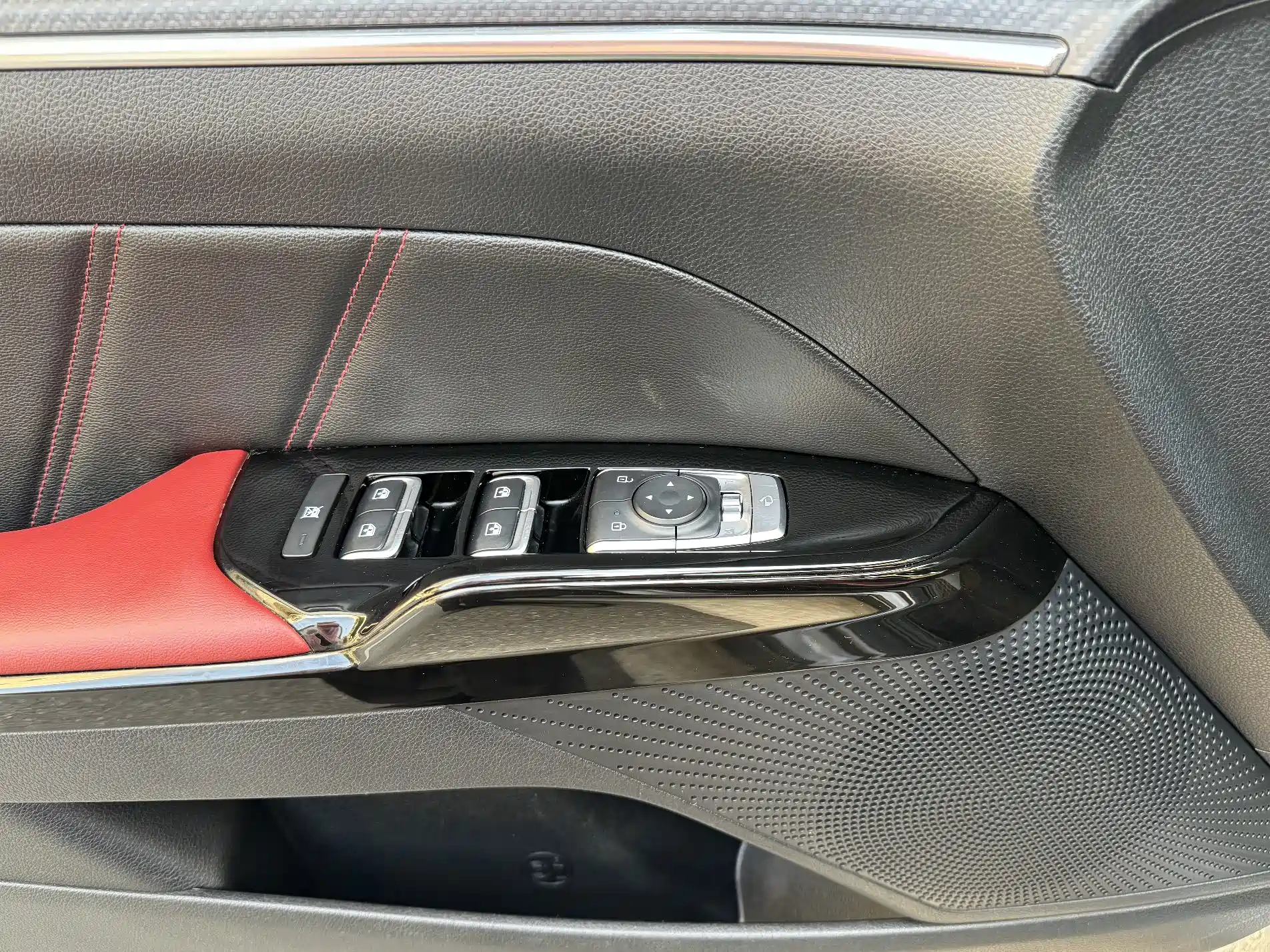 Photo 8 - Kia K5