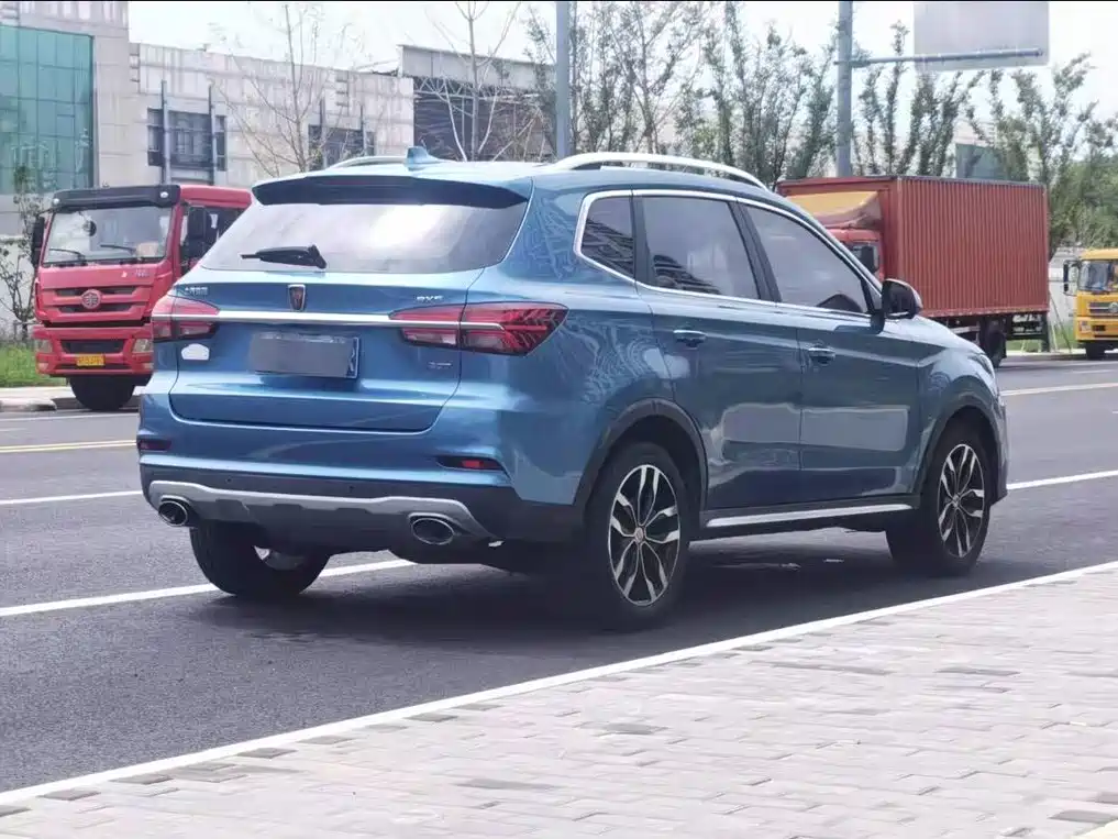 Фото 15 - Roewe RX5