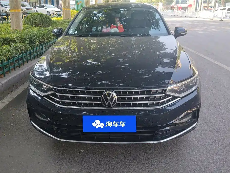 Volkswagen Magotan 2023 Model 2 Million Commemorative Edition 330TSI DSG Luxury фото 2