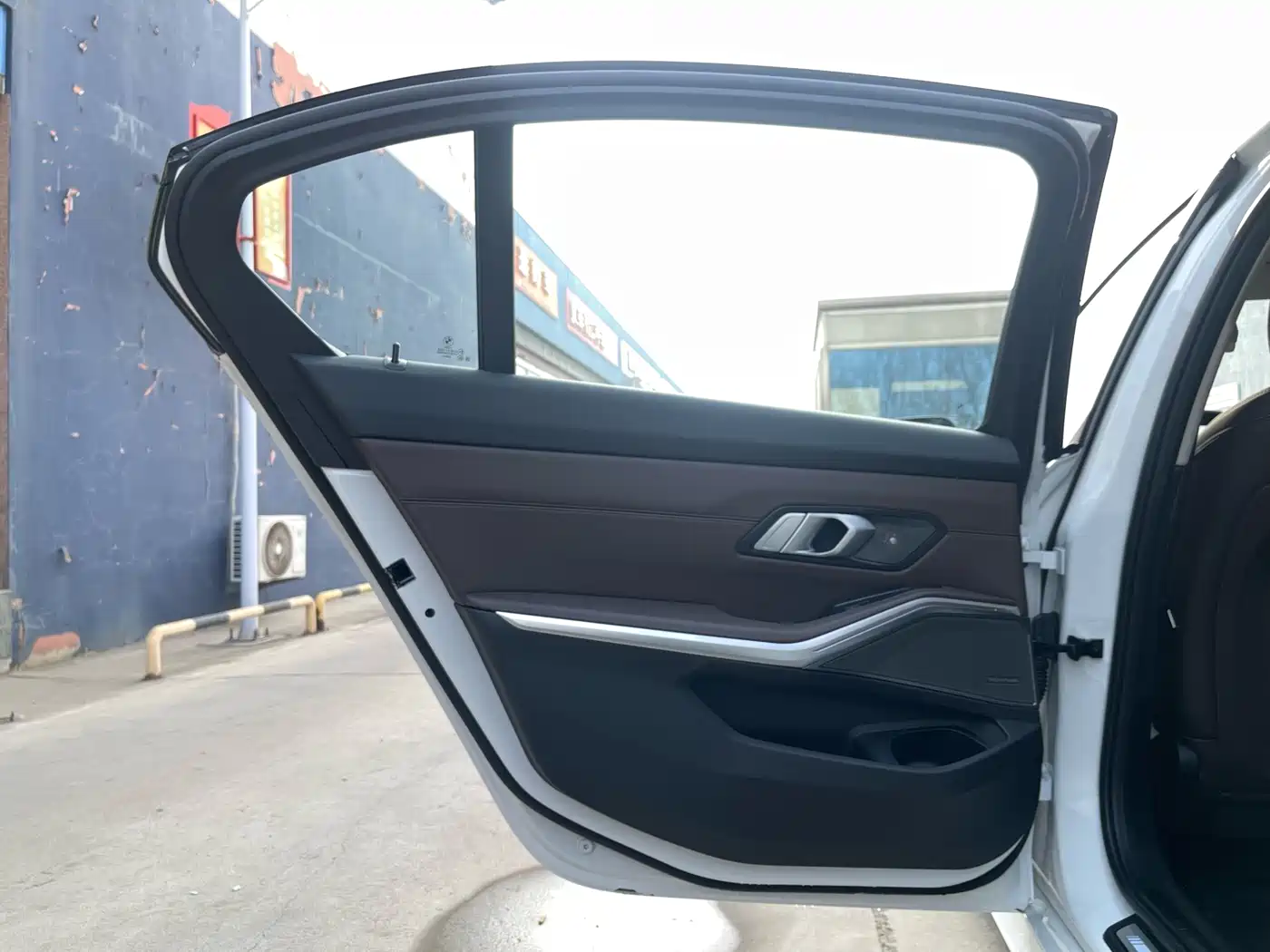 BMW 3 Series 2024 325Li M Sport Shadowline Package фото 10