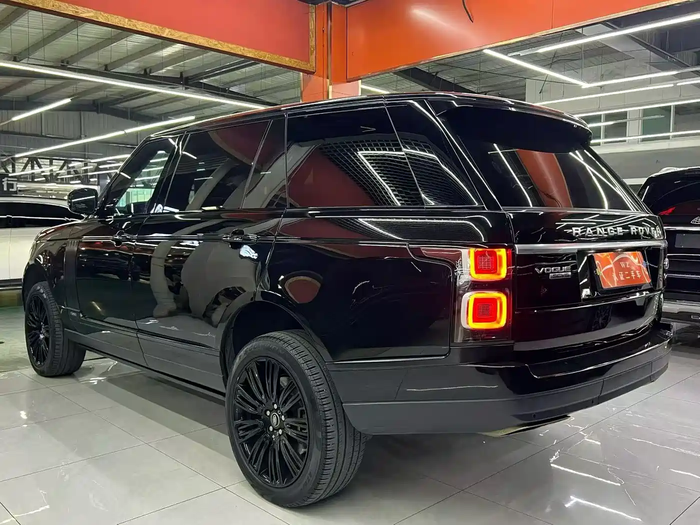 Land Rover Range Rover 2018 3.0 SC V6 Vogue Heritage Extended Edition фото 7