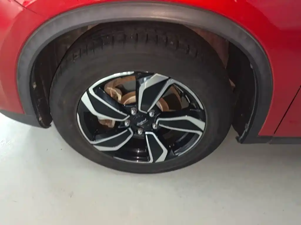 Landwind XIAOYAO 2018 2018 1.5GTDI CVT Panoramic Silver Edition