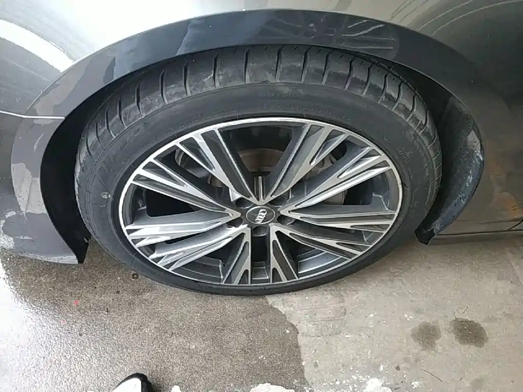 Фото 23 - Audi A6L