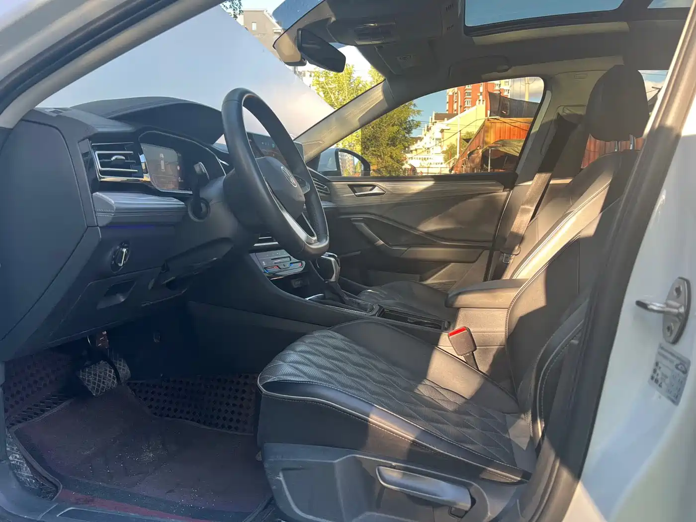 Volkswagen Sagitar 2023 Model Year 280TSI DSG Surpass Edition фото 4