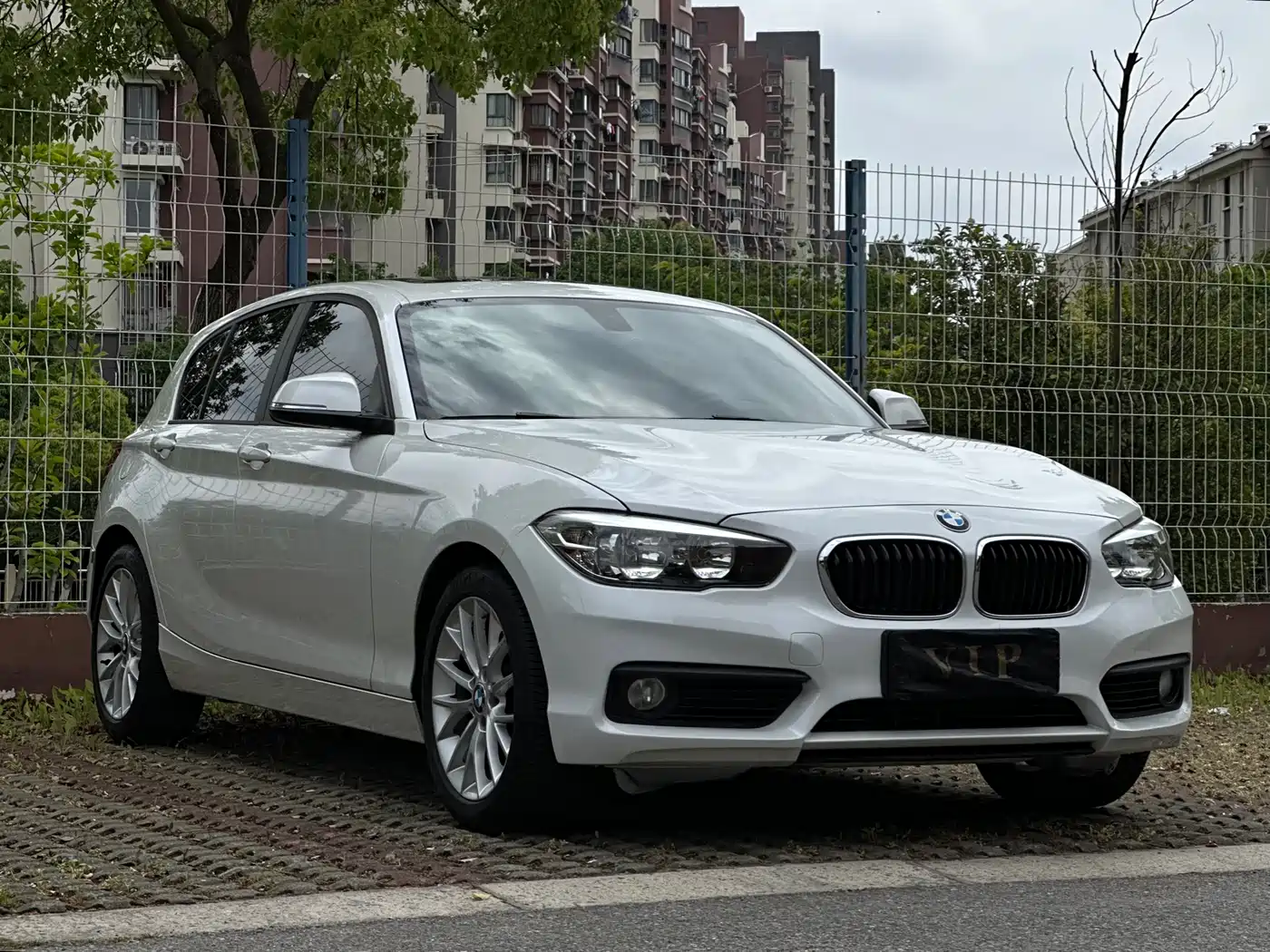 BMW 1 Series (Import) 2016 120i Sport Design Package фото 3