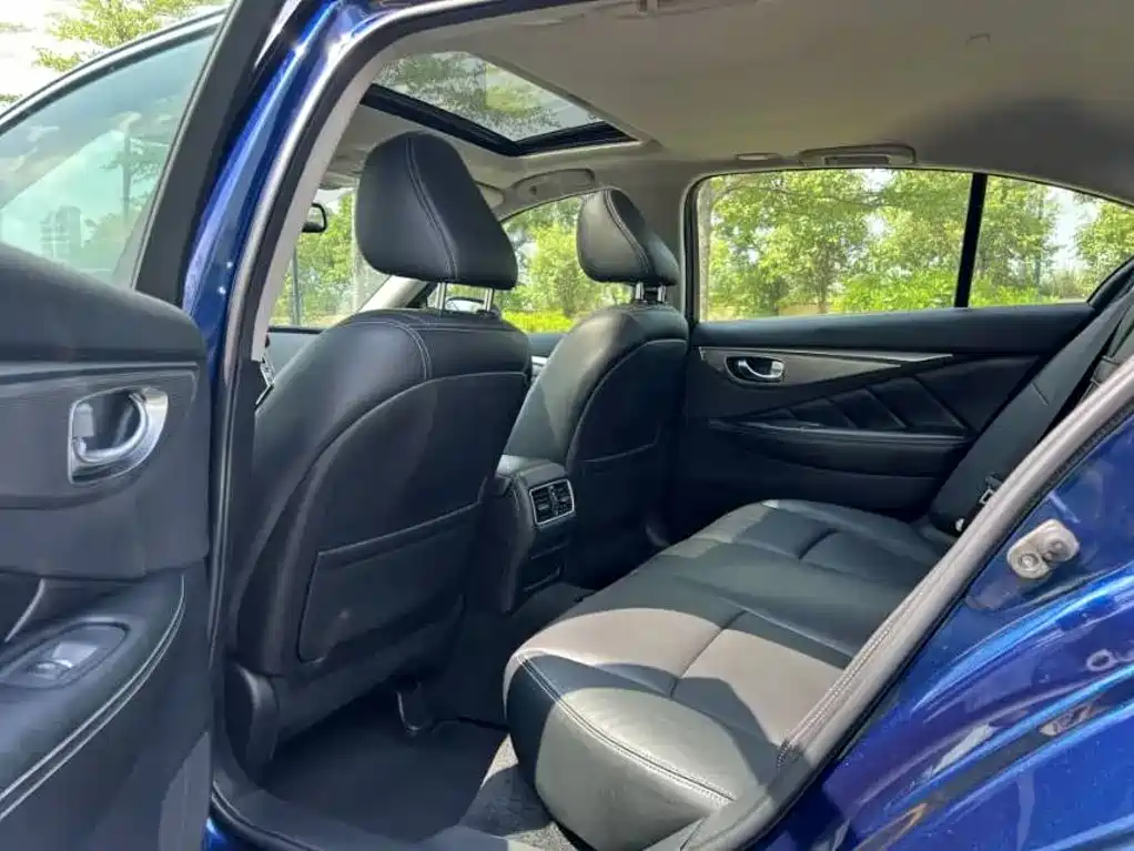 Фото 6 - Infiniti Q50L