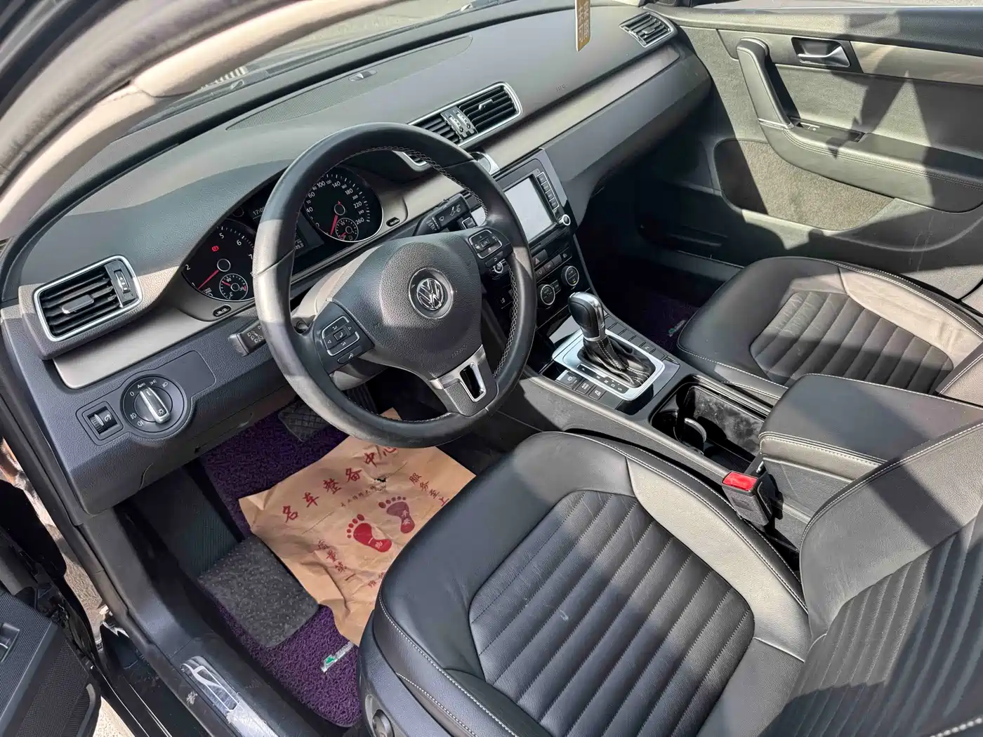 Volkswagen Magotan 2016 1.8TSI 25th Anniversary Edition фото 10