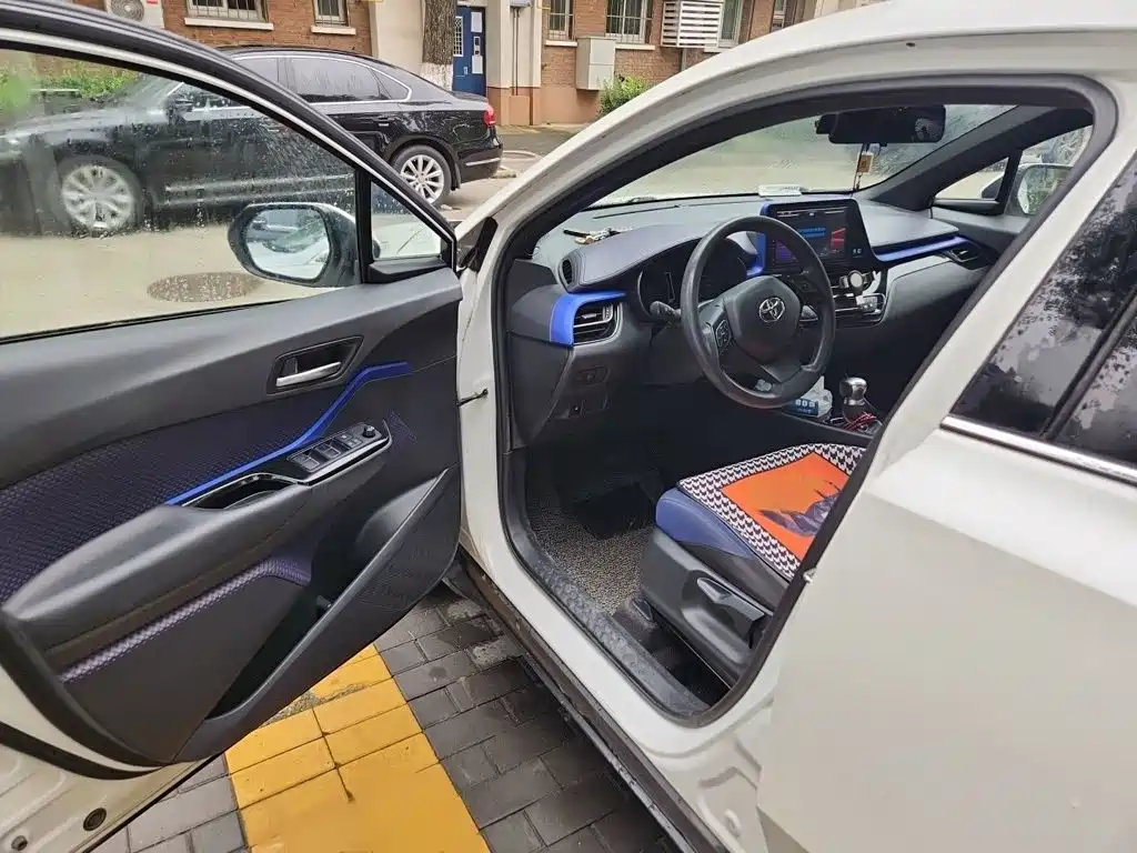 Toyota C-HR 2019 2018 2.0L Leading Sunroof Edition China VI