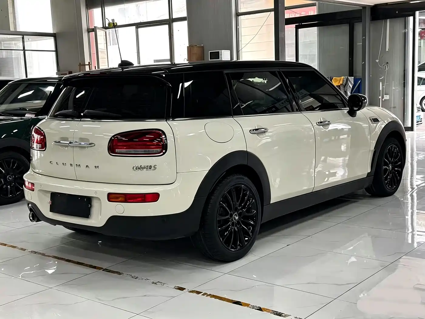 Photo 5 - MINI CLUBMAN