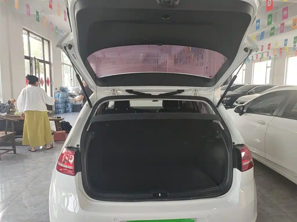 Volkswagen Golf 2016 230TSI Automatic Comfort фото 19