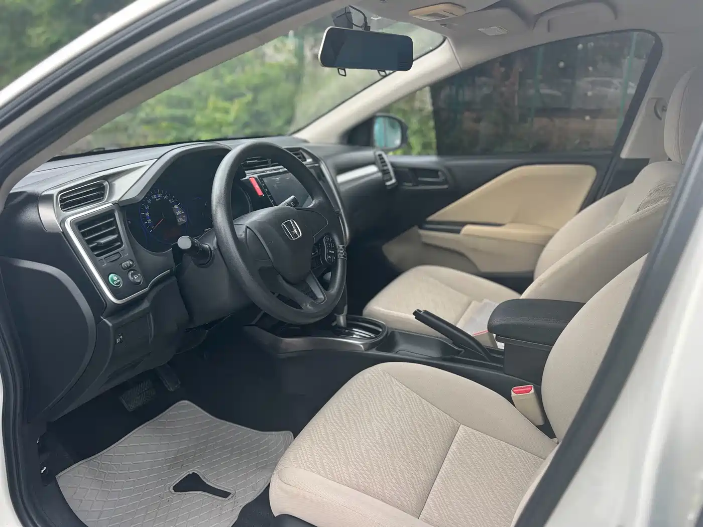 Honda Greiz 2016 2016 1.5L CVT Classic Edition