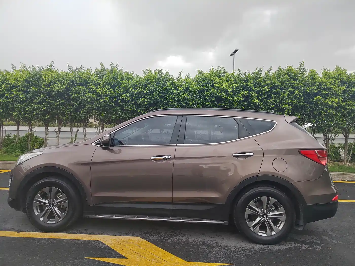 Hyundai Santa Fe 2014 2013 Model 2.4L Automatic 2WD Smart