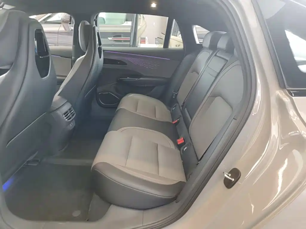 Hongqi EH7 2025 2025 640 AWD Smart Selection Edition
