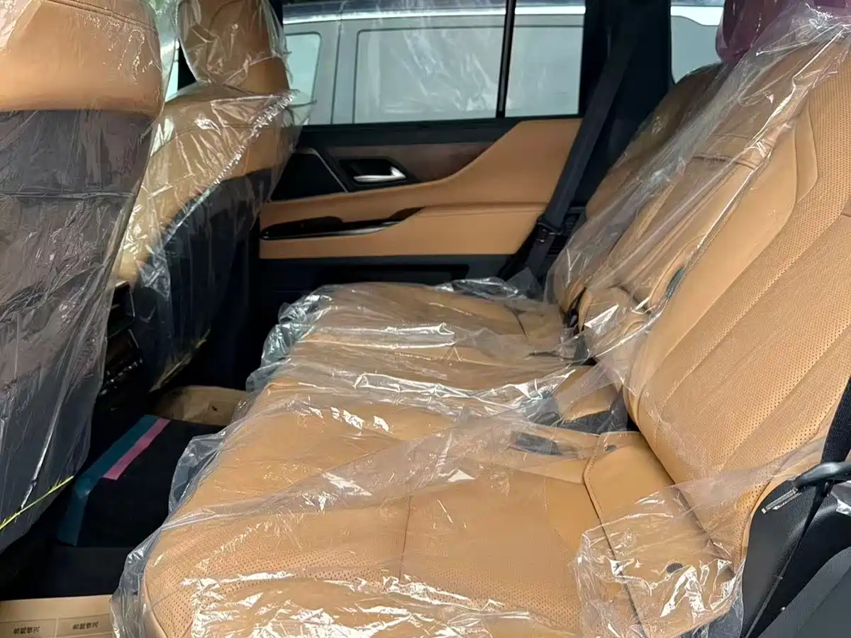 Lexus LX 2025 700h Boundary Edition фото 7