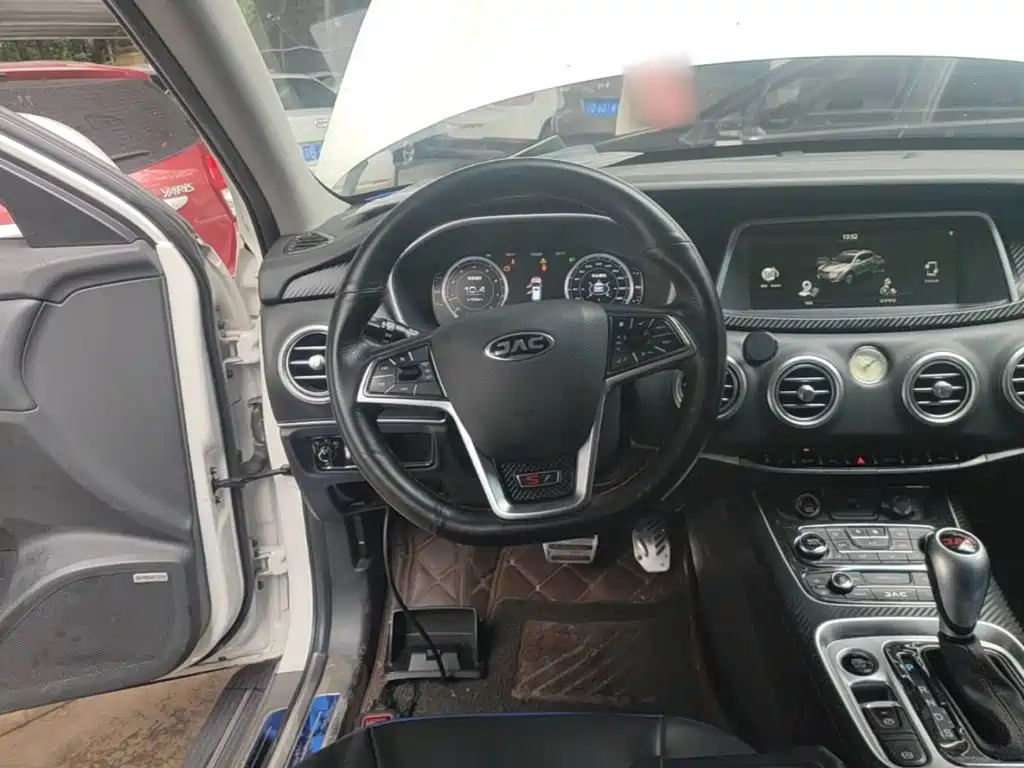 JAC Refine S7 2017 2017 1.5T Automatic Luxury