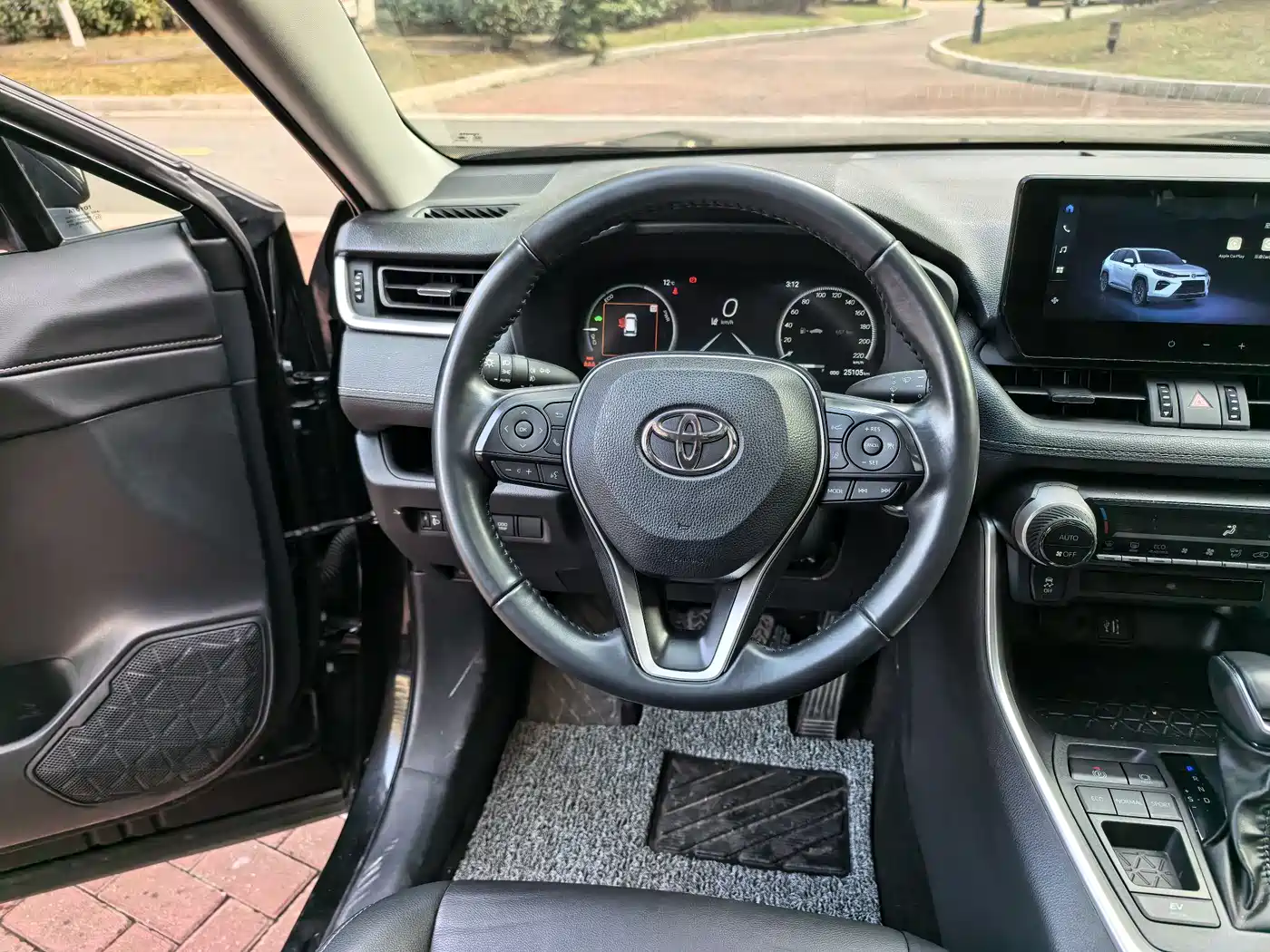 Toyota Wildlander 2023 Hybrid 2.5L E-CVT FWD Luxury PLUS Edition фото 7