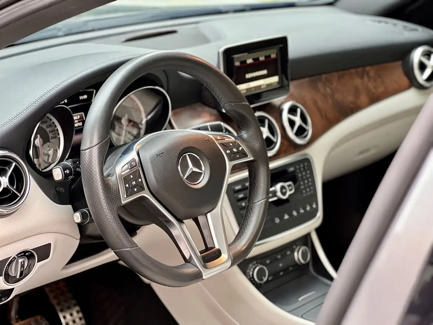 Mercedes-Benz GLA 2015 2015 GLA 260 4MATIC Sport
