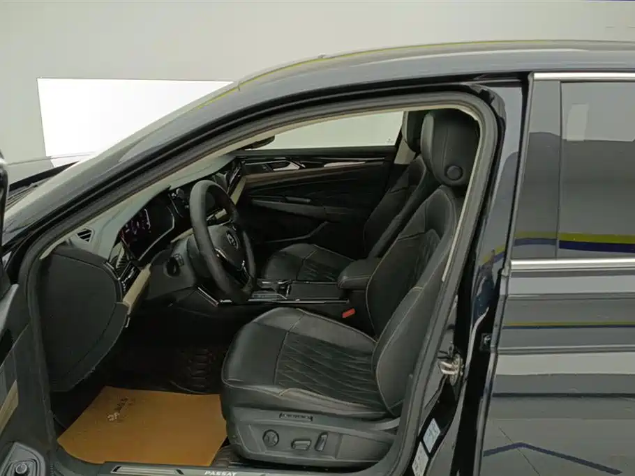 Volkswagen Passat 2019 330TSI Luxury Edition China VI фото 9