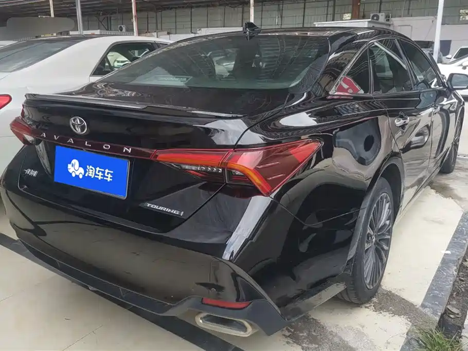 Toyota Avalon 2019 2.5L Touring Premium Edition China VI фото 3