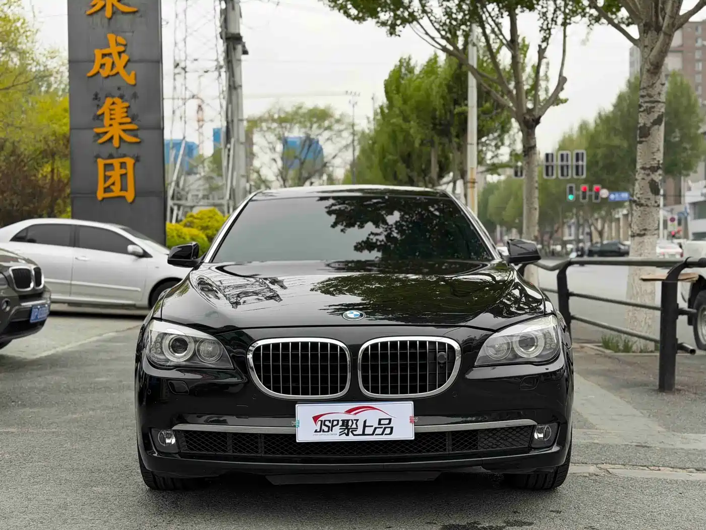 BMW 7 Series 2009 740Li Premium фото 2