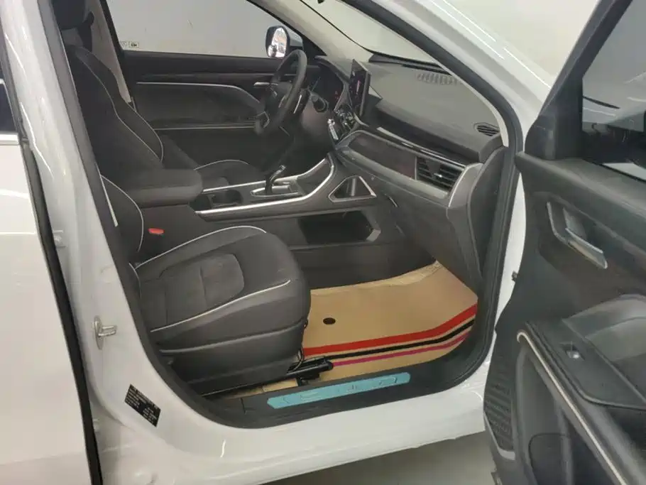 Фото 8 - Haval H6