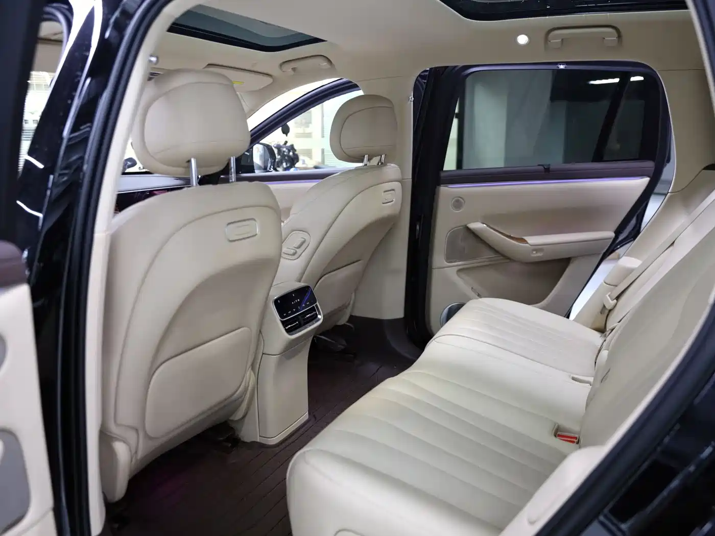 AITO Wenjie AITO M7 2026 Extended Range Max AWD 5-seater фото 19