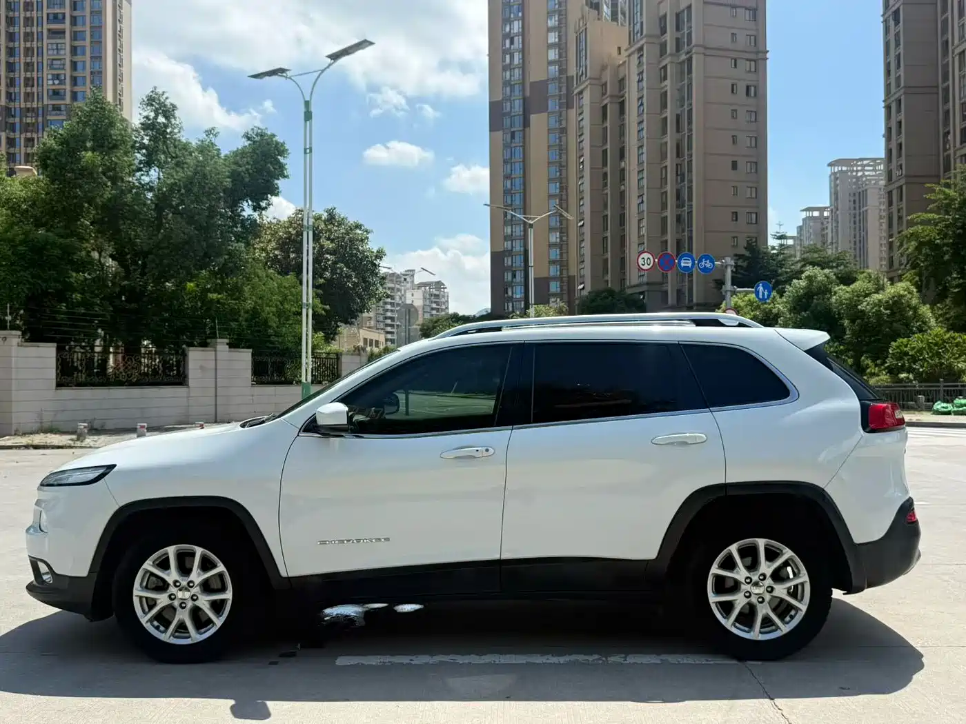 Jeep Cherokee 2018 2017 2.0L Superior Edition
