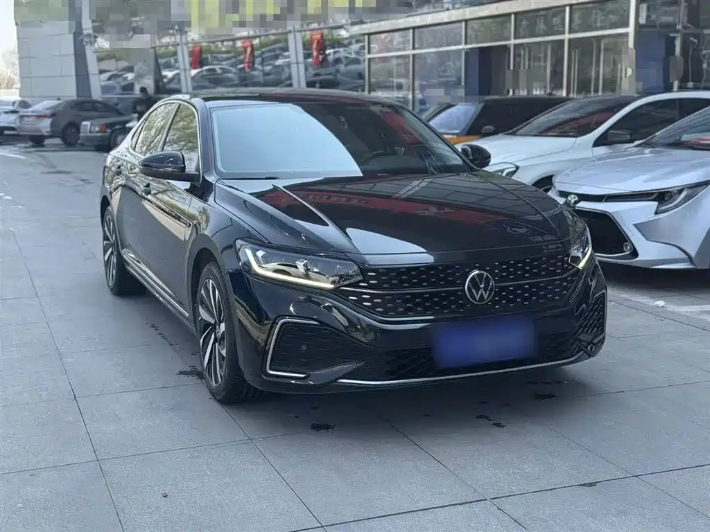 Volkswagen Passat 2022 330TSI Starlight Elite Edition фото 7