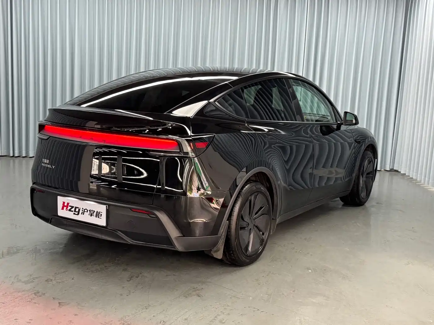 Tesla Model Y 2026 2025 Rear-Wheel Drive