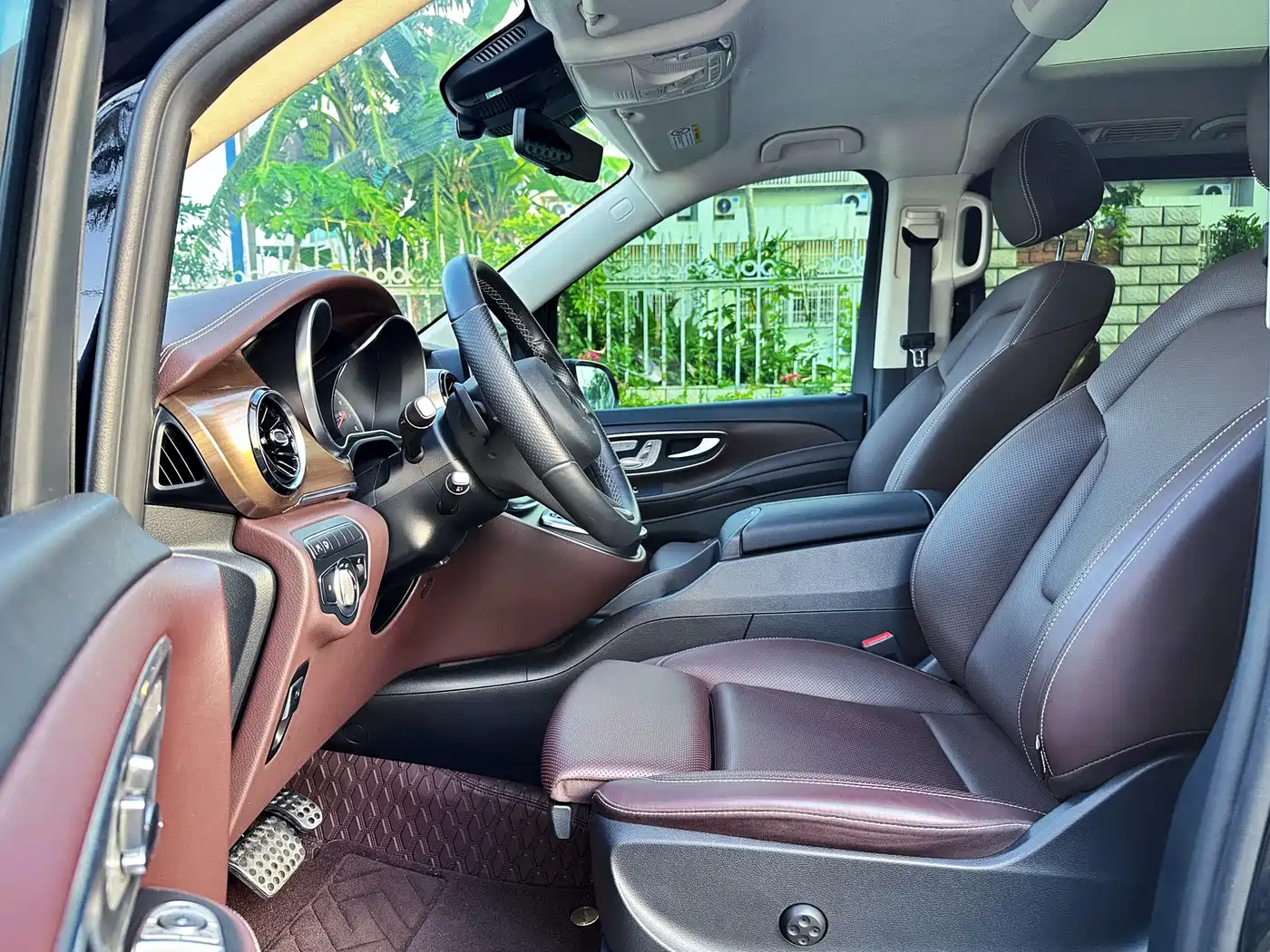 Mercedes-Benz V-Class 2022 V 260 L Long Wheelbase Luxury Edition фото 6