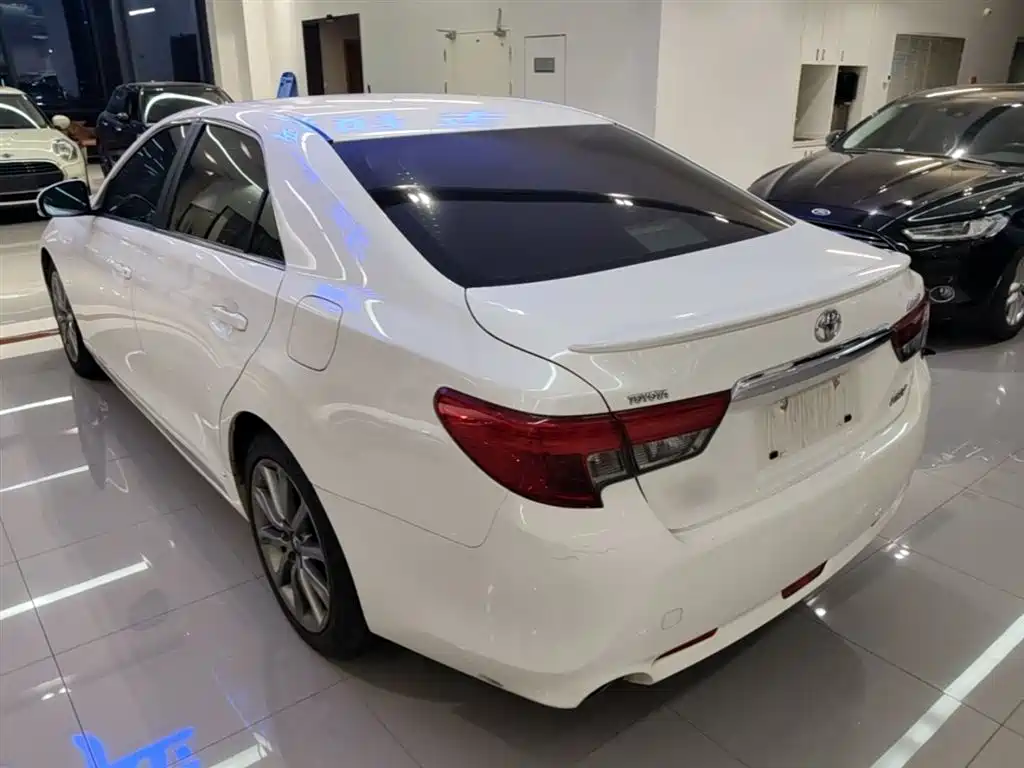Toyota Reiz 2013 2.5V Premium Edition фото 5