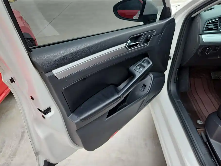 Volkswagen Lamando 2018 230TSI DSG Trend Edition фото 7