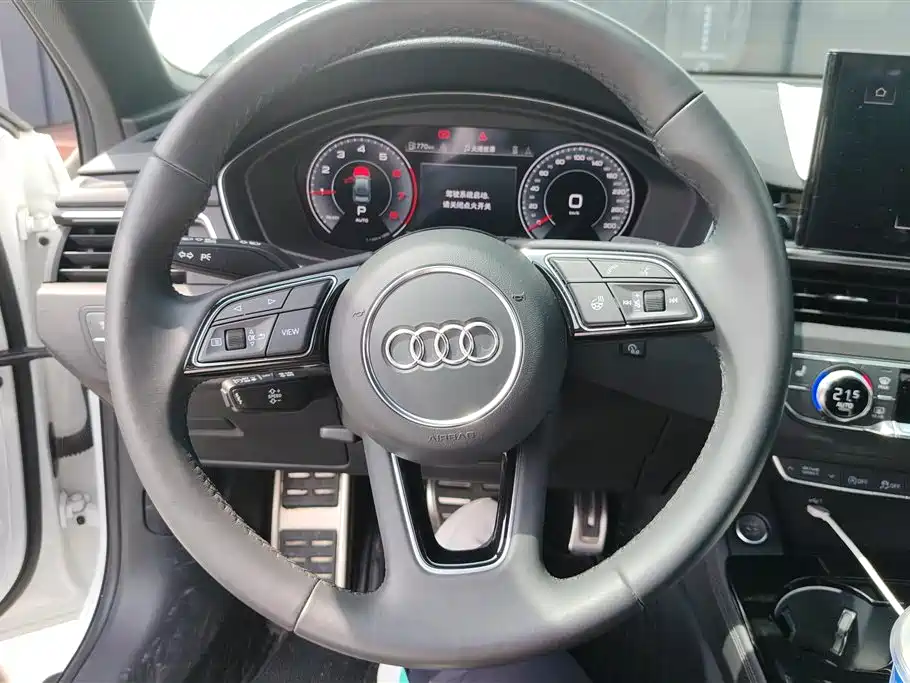 Audi A4L 2023 40 TFSI Luxury Sport фото 15