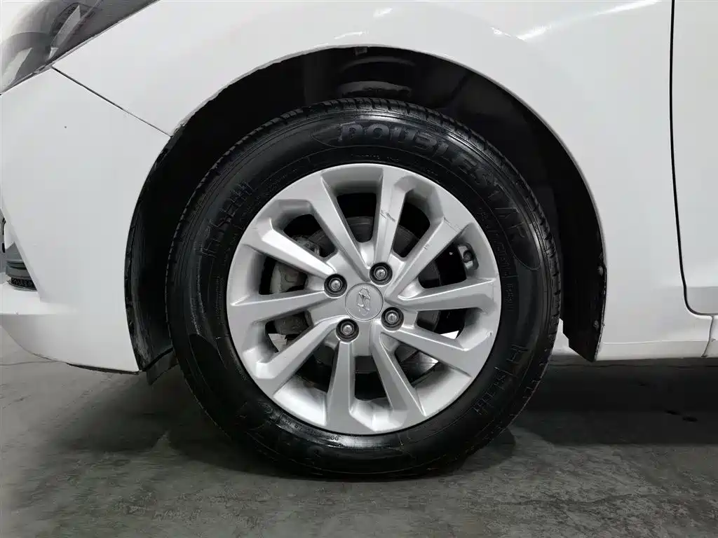 Hyundai Verna 2016 1.4L Manual Cool Edition GLS фото 17