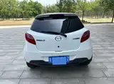Фото 4 - Mazda 2