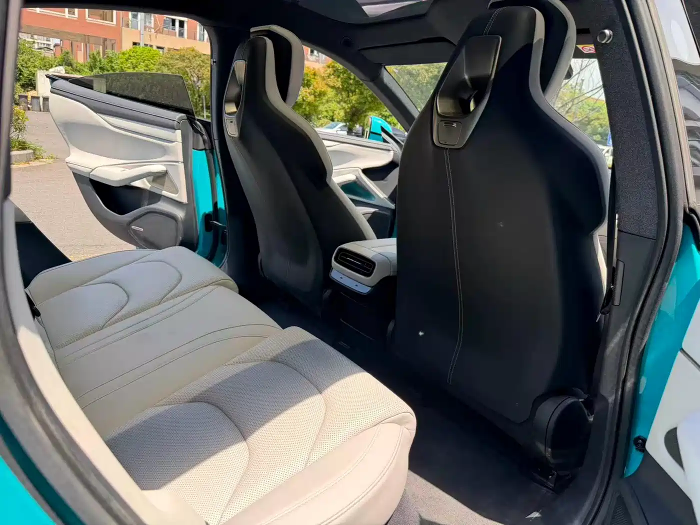 Xiaomi Auto Xiaomi SU7 2024 RWD Standard Founder's Edition фото 8