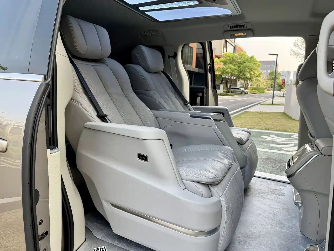 Buick GL8 2022 Land Business Class 652T Comfort фото 13