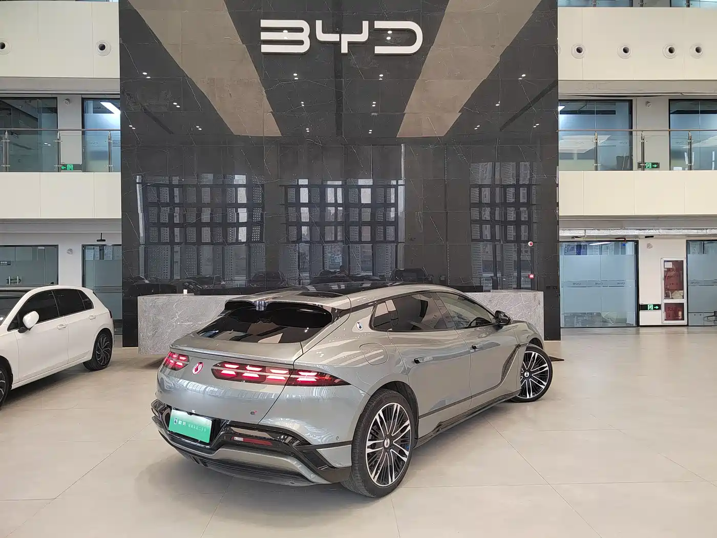 Denza Z9GT 2024 1100 AWD Ultra Edition фото 17
