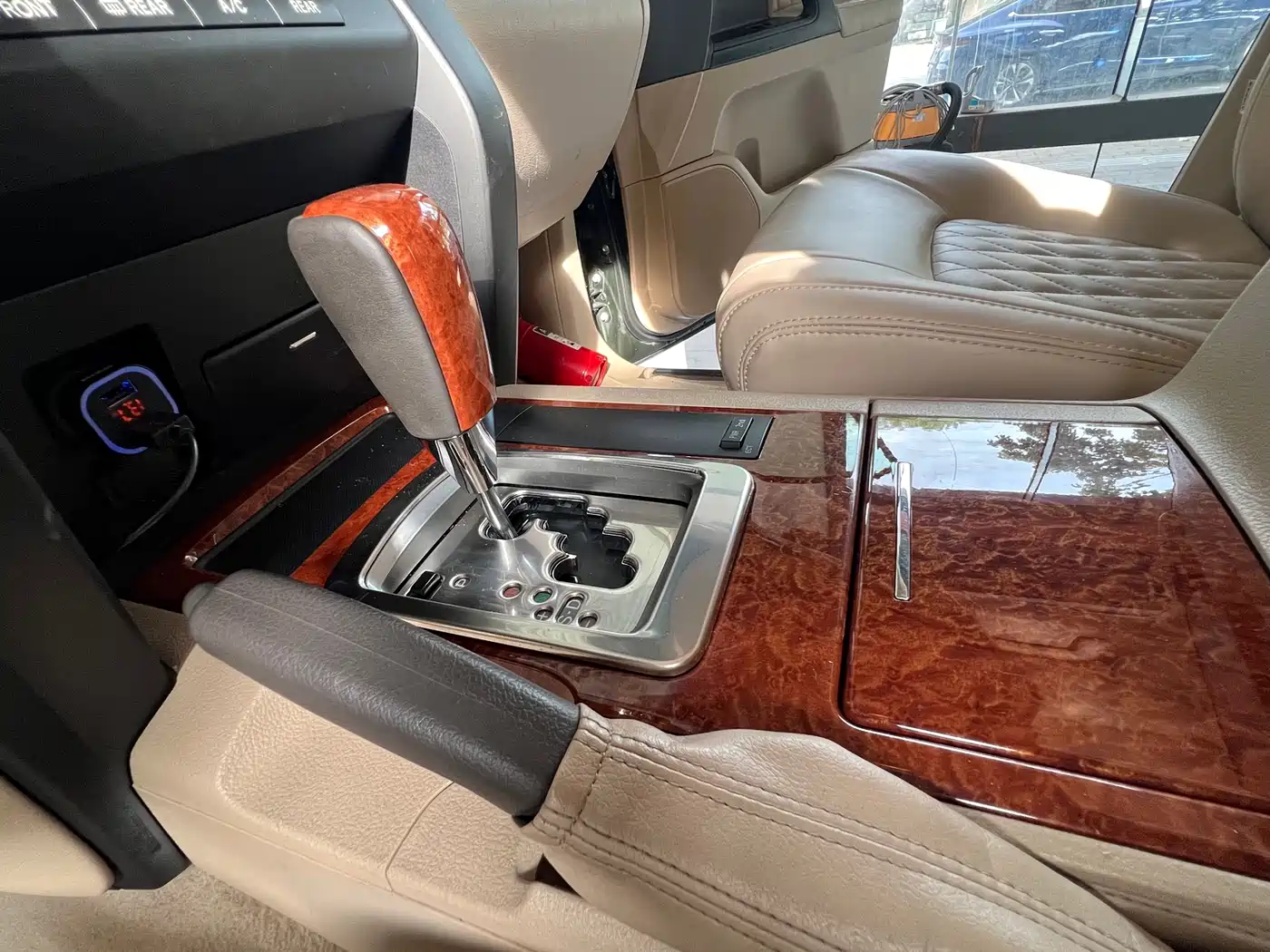 Toyota Land Cruiser (Import) 2015 4.0L V6 Middle East Limited Edition фото 7