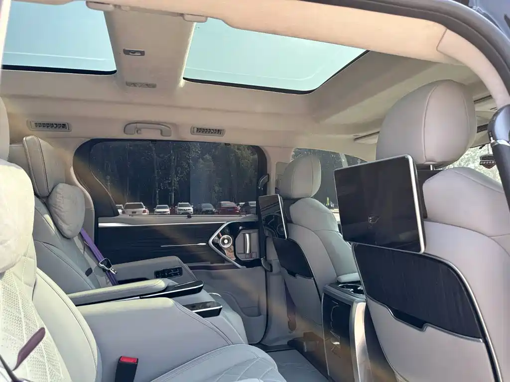 Huadong Auto Huadong Business Van 2025 2025 2.5L Hybrid High Roof Comfort