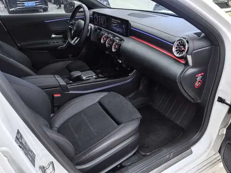 Mercedes-Benz A-Class 2023 A 200 L Fashion фото 7