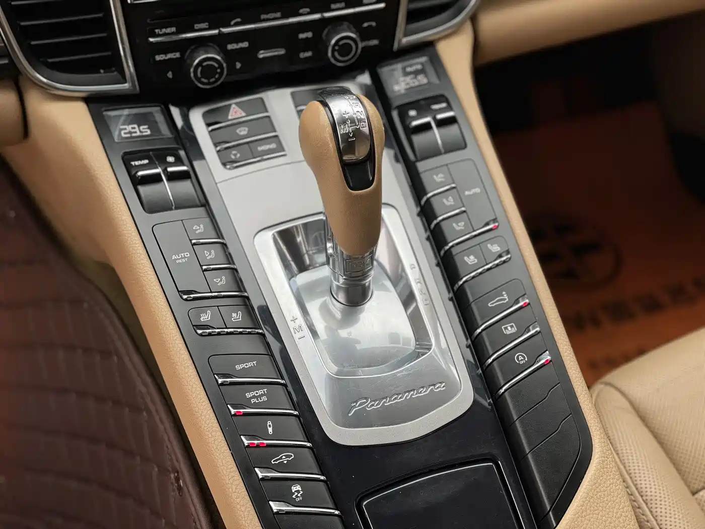 Porsche Panamera 2010 Panamera 4 3.6L фото 12