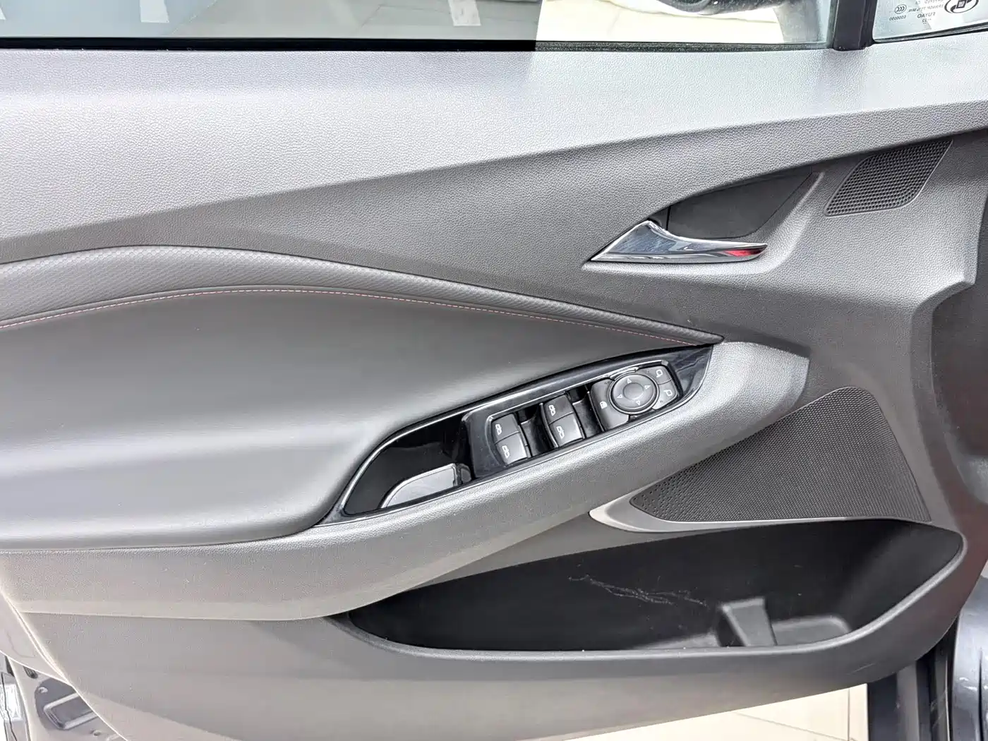 Chevrolet Volando 2023 2020 Mild Hybrid Redline 530T Automatic Premium Edition (5+2 seater)
