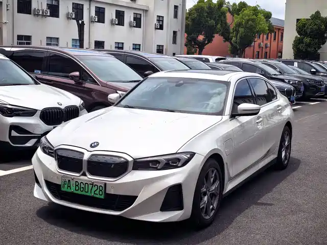 BMW i3 eDrive 35 L