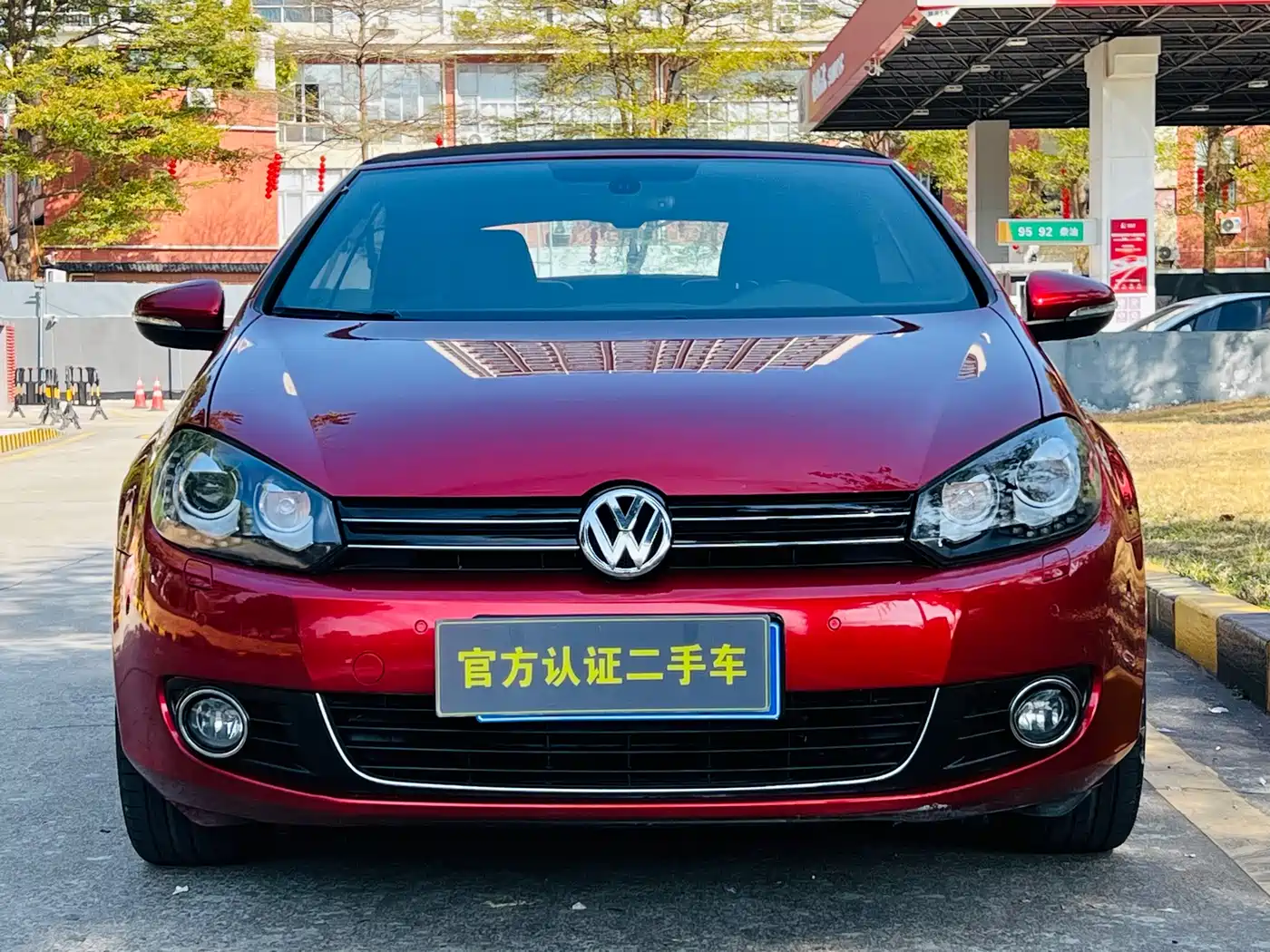 Volkswagen Golf (Import) 2012 1.4TSI Luxury Convertible Edition фото 2