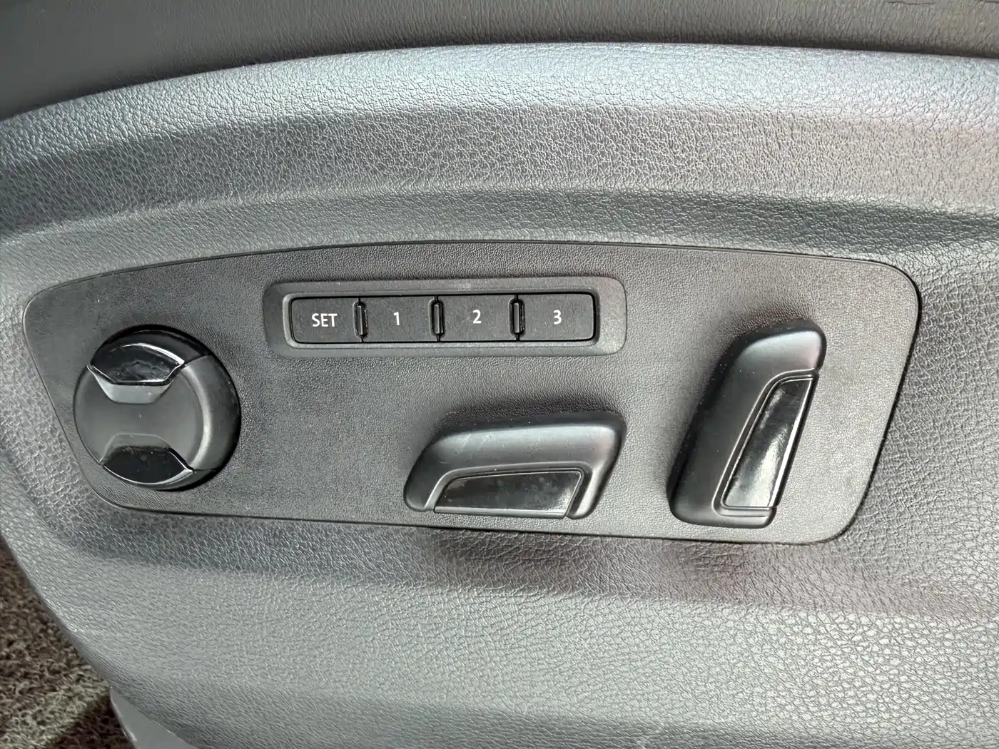 Volkswagen Multivan 2019 2019 2.0TSI 4WD Premium 7-seater