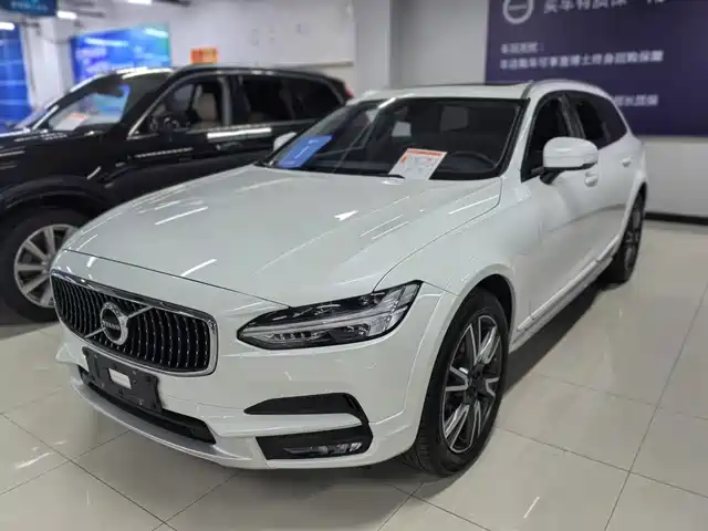 Volvo V90 2020