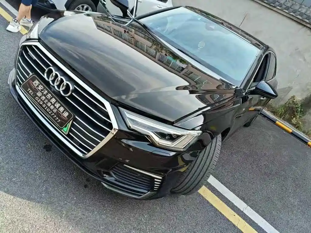 Фото 2 - Audi A6L New Energy