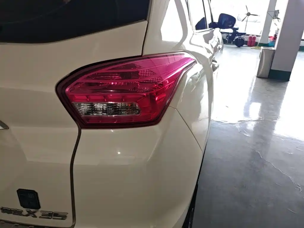 BAIC Senova X35 2017 2016 1.5L Manual Luxury Edition